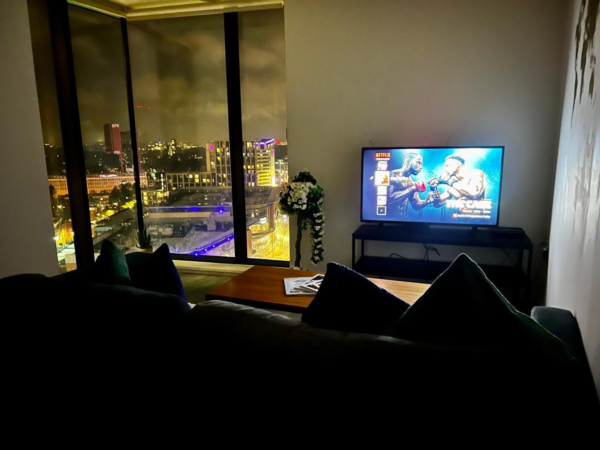 Premium Deals L Last-Minute Stay L 4 Min Walk To Birmingham Central Library L 18Th Floor 2 Bed 2 Bath City Centre Penthouse With Gym & Netflix By Jvt Short Lets Exterior photo
