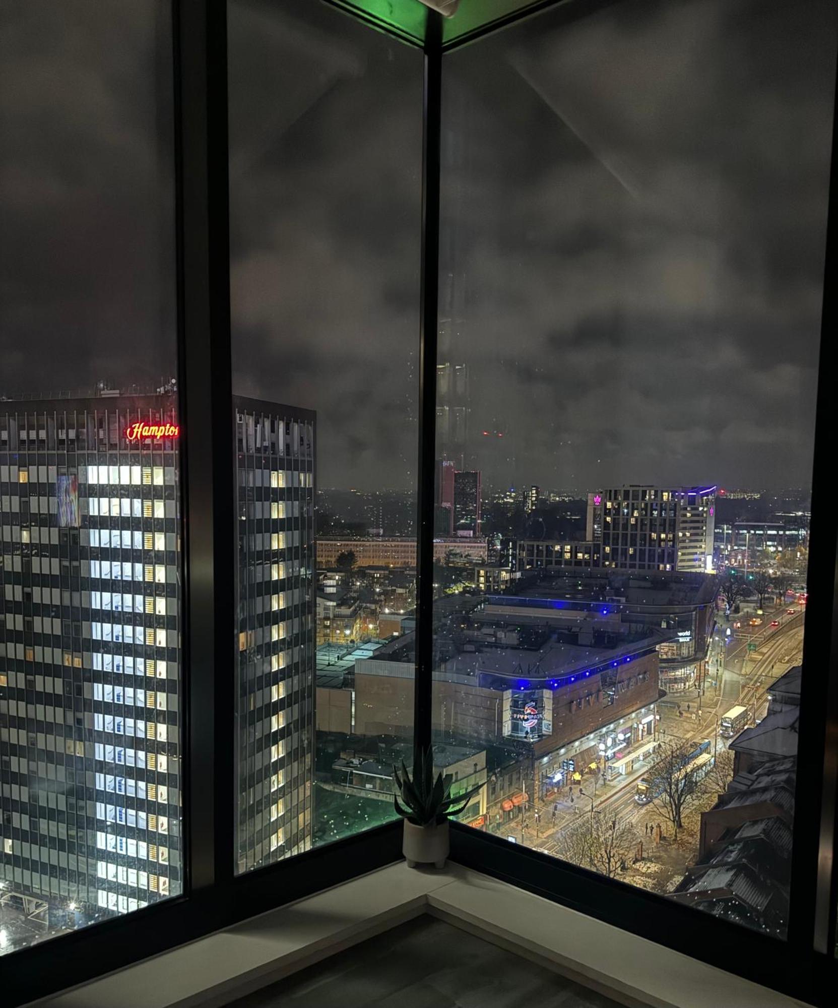 Premium Deals L Last-Minute Stay L 4 Min Walk To Birmingham Central Library L 18Th Floor 2 Bed 2 Bath City Centre Penthouse With Gym & Netflix By Jvt Short Lets Exterior photo